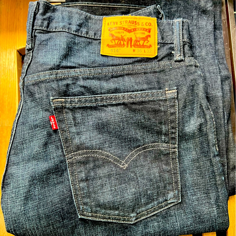 LEVIS 514 straight fit 34x32